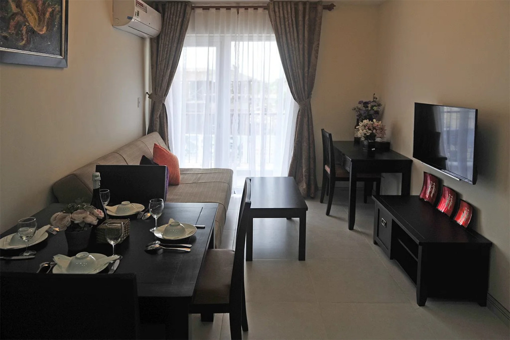 Kosmos Apart Hotel Phu Quoc - Night market & Walkin to beach