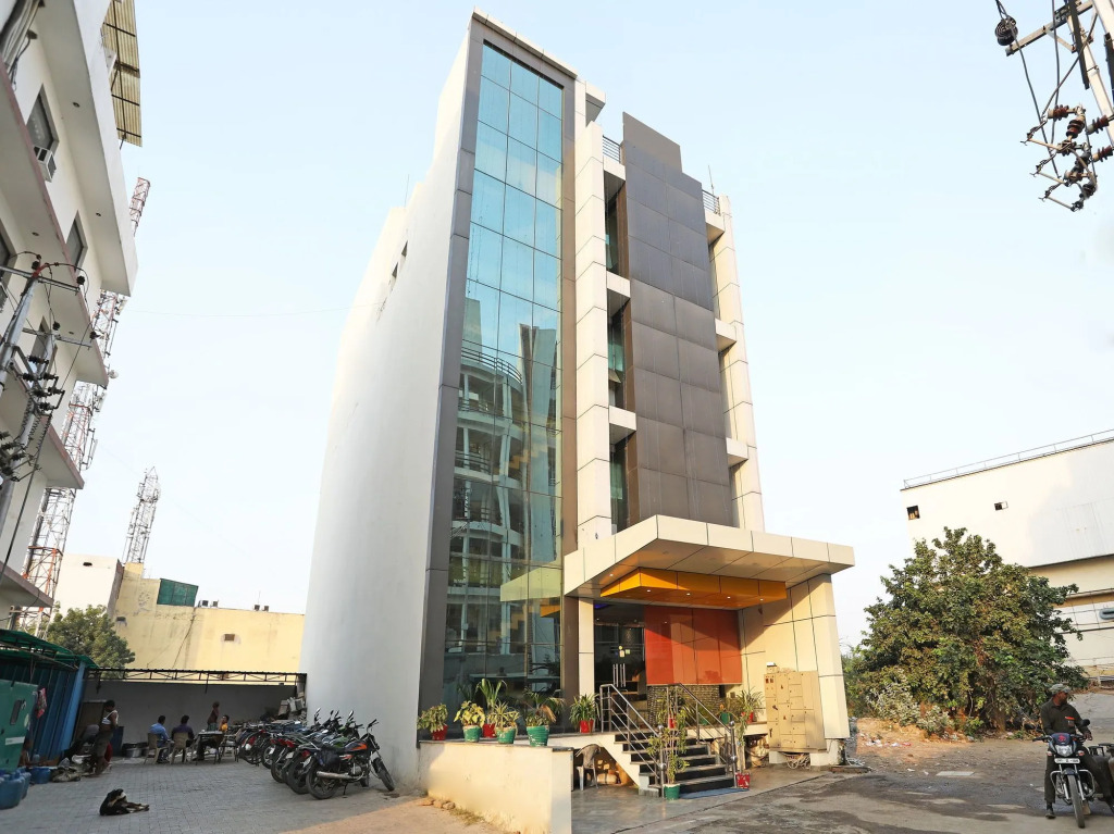 OYO 10454 Hotel Riviera