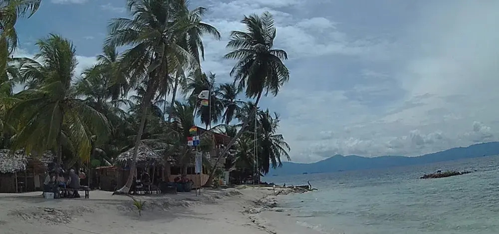 Cabaña Romantica frente al mar de isla Chichime Guna Yala