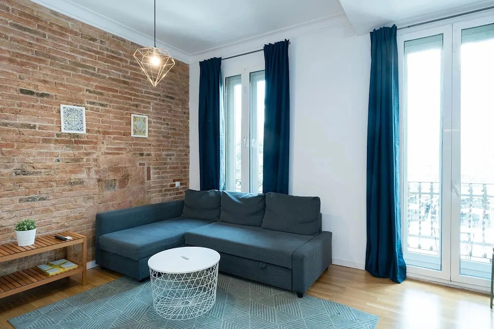 Bright and Cozy Flat in the Heart of the City