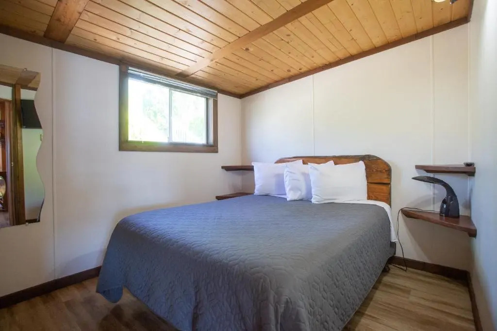 Peachland Beach Resort