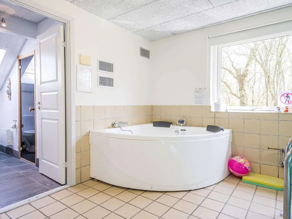 8 Person Holiday Home in Oksbol