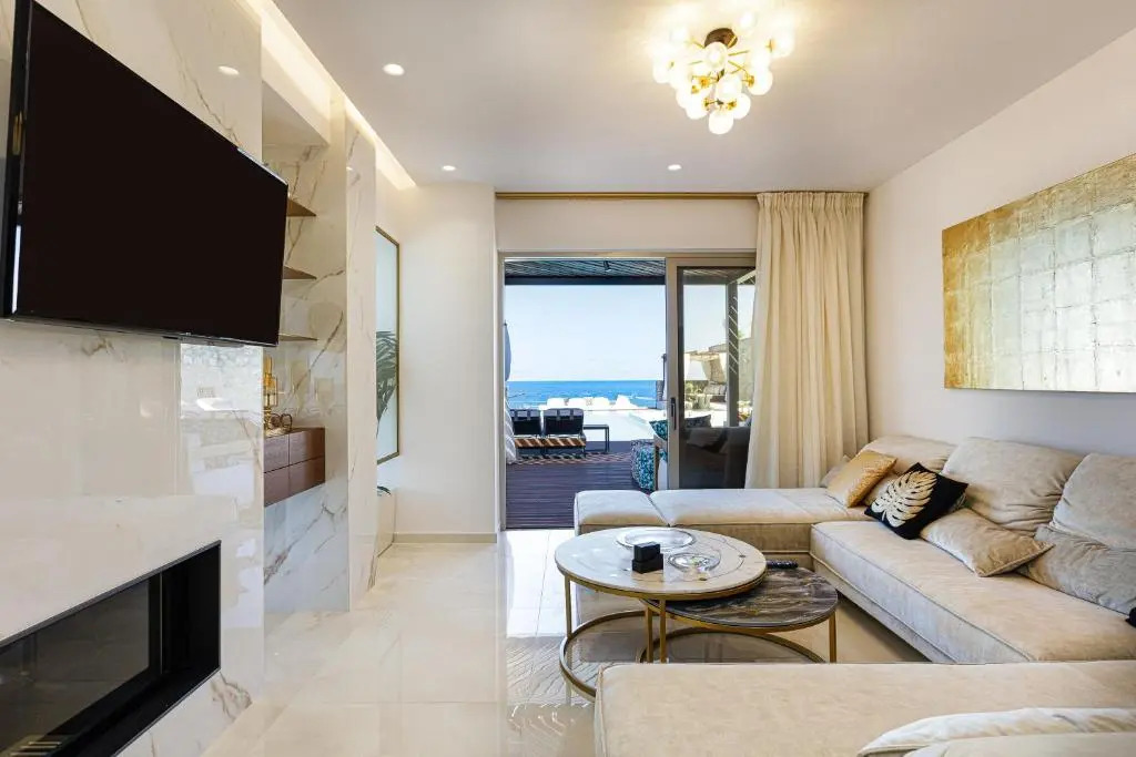 Zillion Villa - Sapphire Shores Beachfront Retreat by etouri