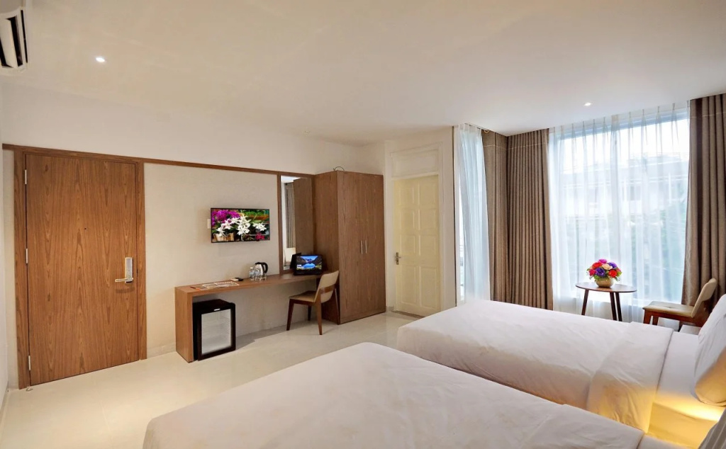 For You Hotel