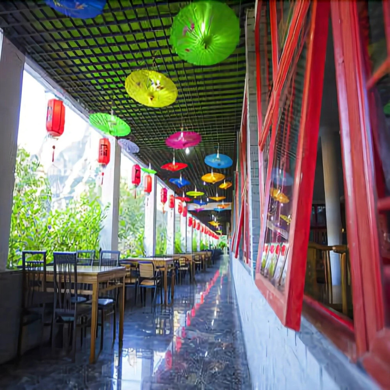 Shidu Renjia Moshang Huakai Holiday Courtyard