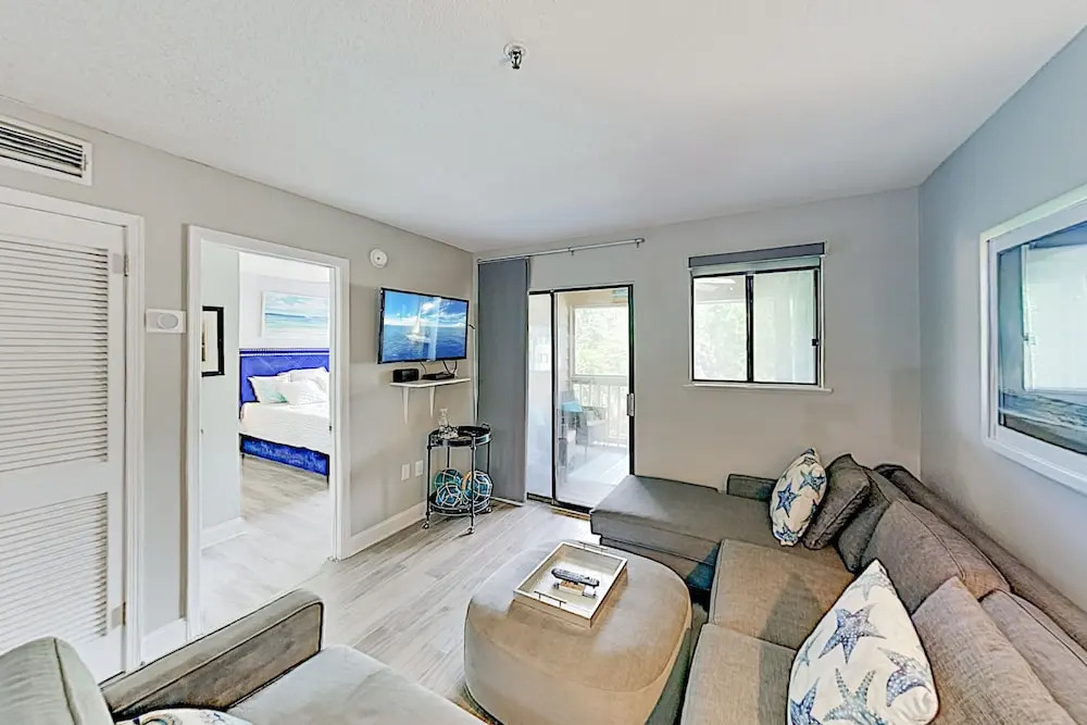New Listing! Serene 2 Br W/ 3 Pools! 2 Bedroom Condo