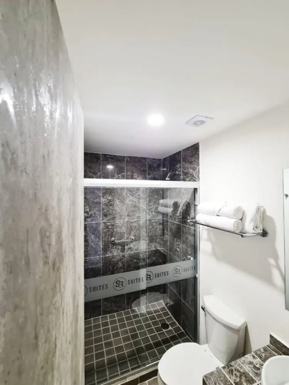 Sr Suites