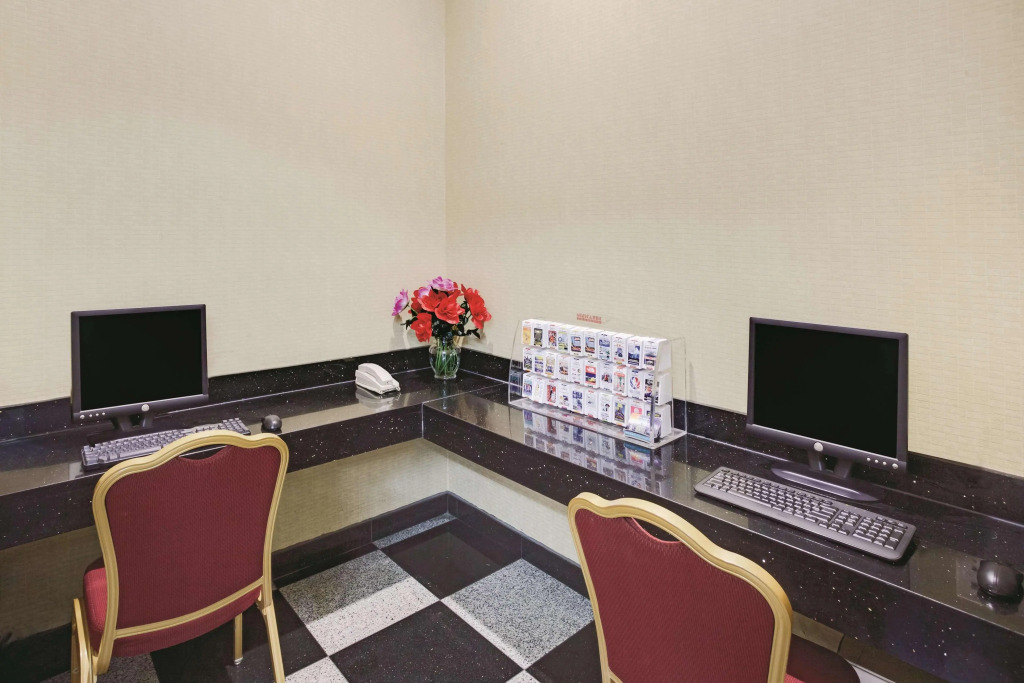 La Quinta Inn Queens