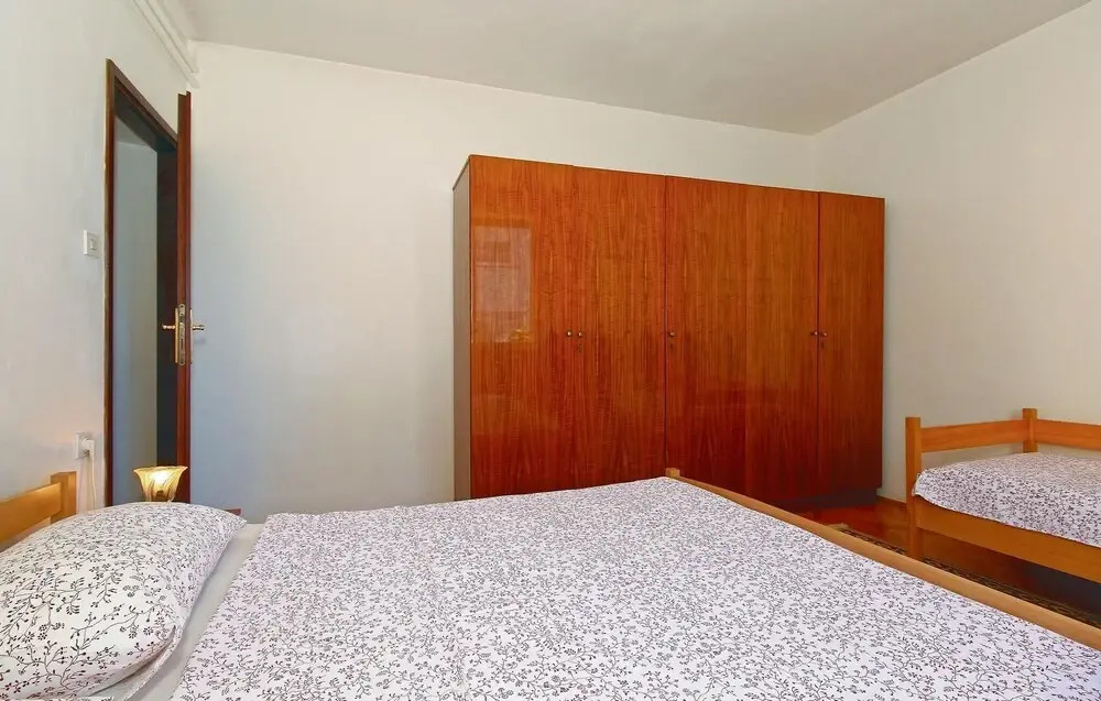 Awesome Apartment in Porec With 2 Bedrooms