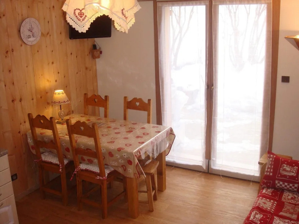 LA Poya : 3 Pièces Duplex 4 Personnes / 3 Rooms Duplex 4 People