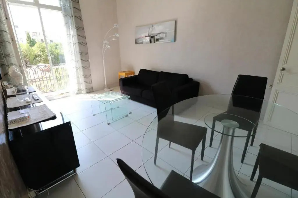 Comfort 1 Bedroom Canada Carlton 208