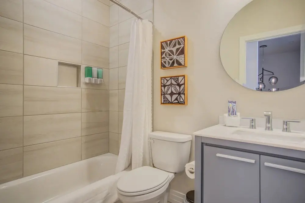 4BR Mnt Viewsmodern Urbanityrooftop Patio