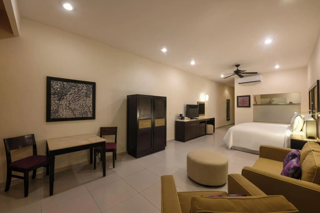 El Dorado Seaside Suites Oceanfront, All & More Inclusive