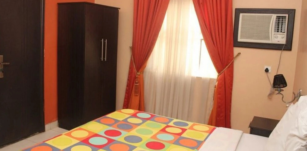 Class Suites Budget Opebi
