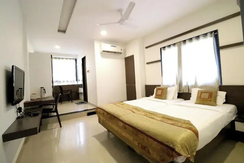Hotel Girnar