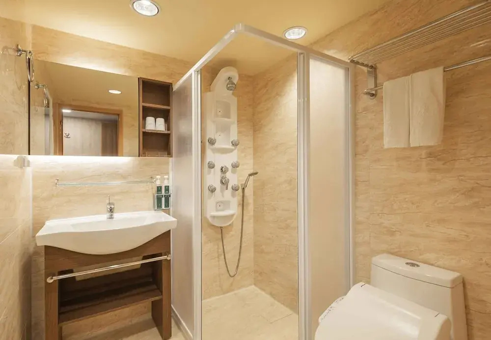 Kindness Hotel Tainan Chihkan Tower