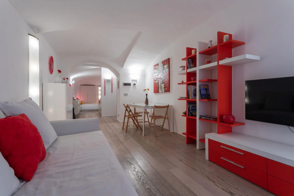Red Studio Near Porta Nuova by Wonderful Italy