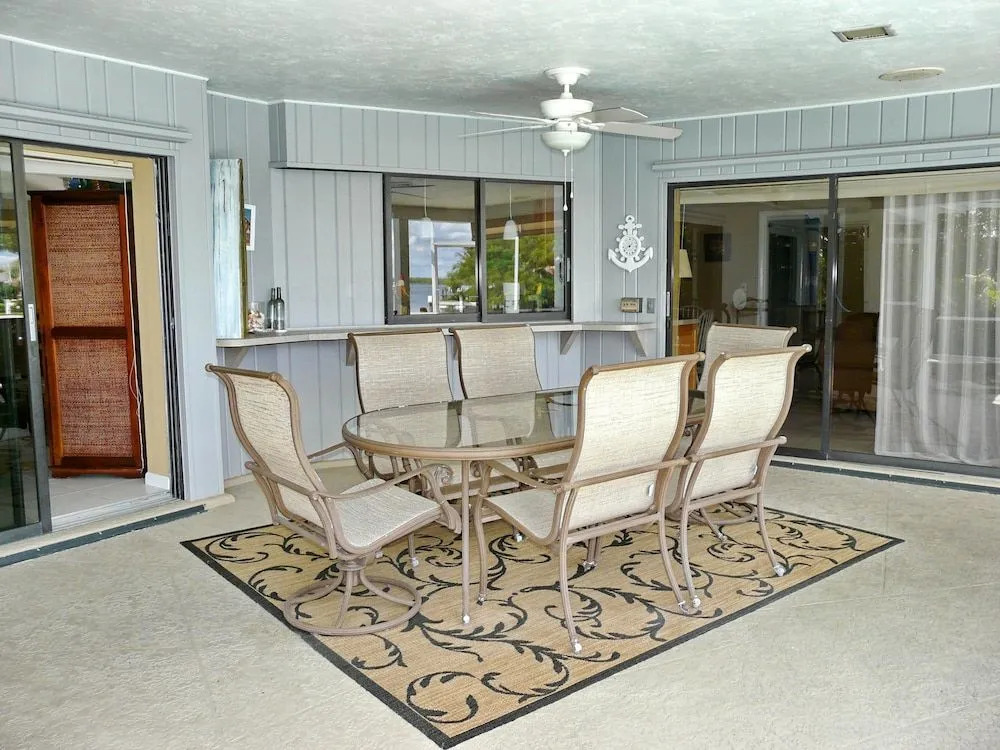 Boater’s paradise with unmatched water views