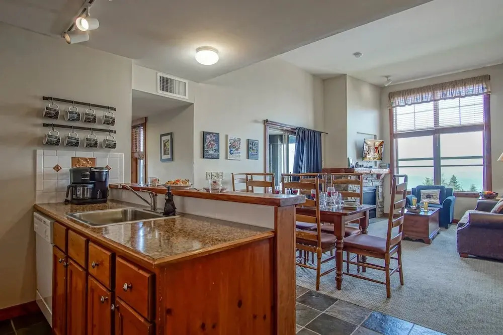 Ski in/ Ski Out! Rimfire 351/352 Spacious and Cozy 2