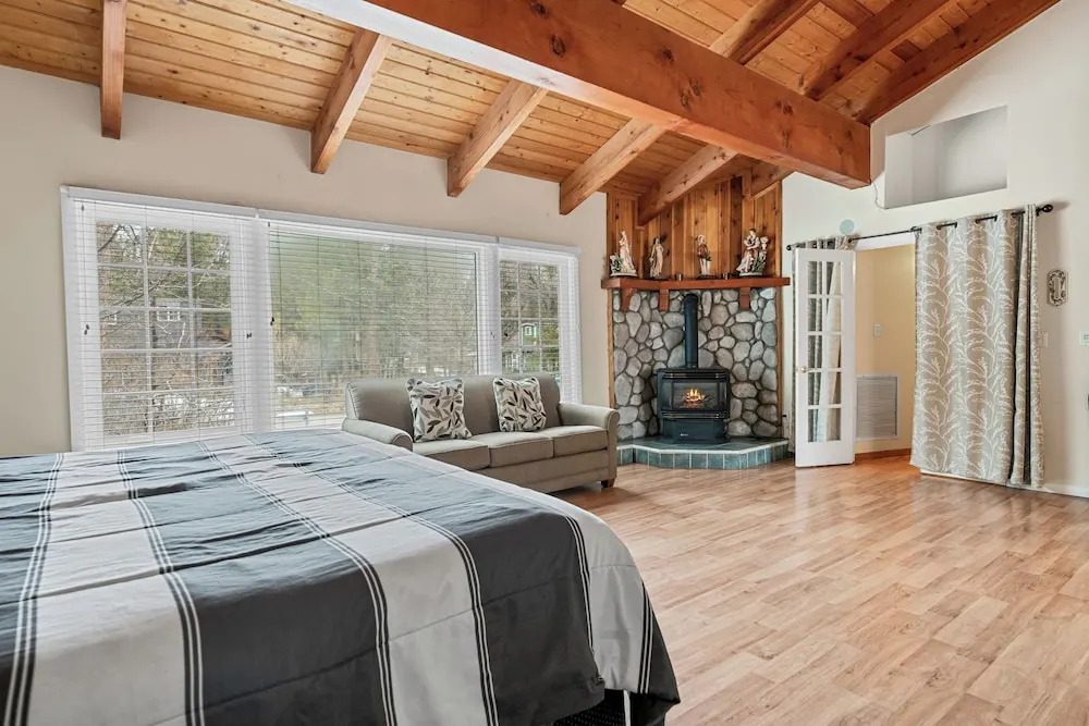 Stonehouse Retreat