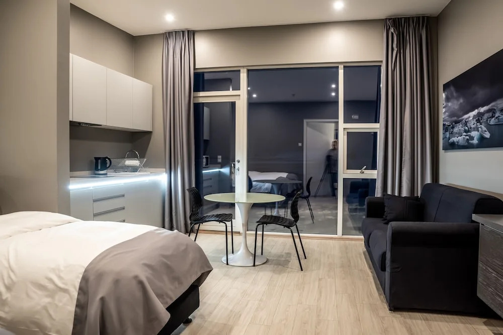 Black Beach Suites