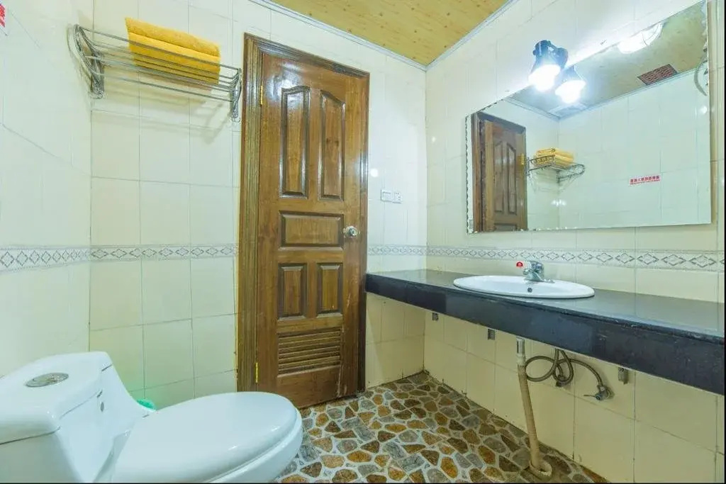 Tinas Youth Hostel