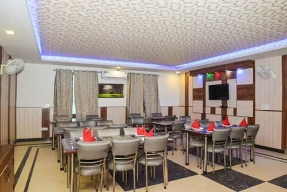 Airport Hotel J P Palace