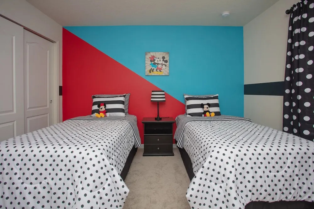 9 Bedroom Vacation Home in Windsor at Westside
