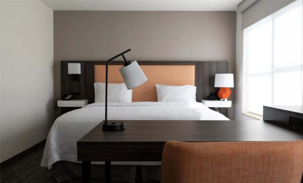 Hampton Inn & Suites Seal Beach