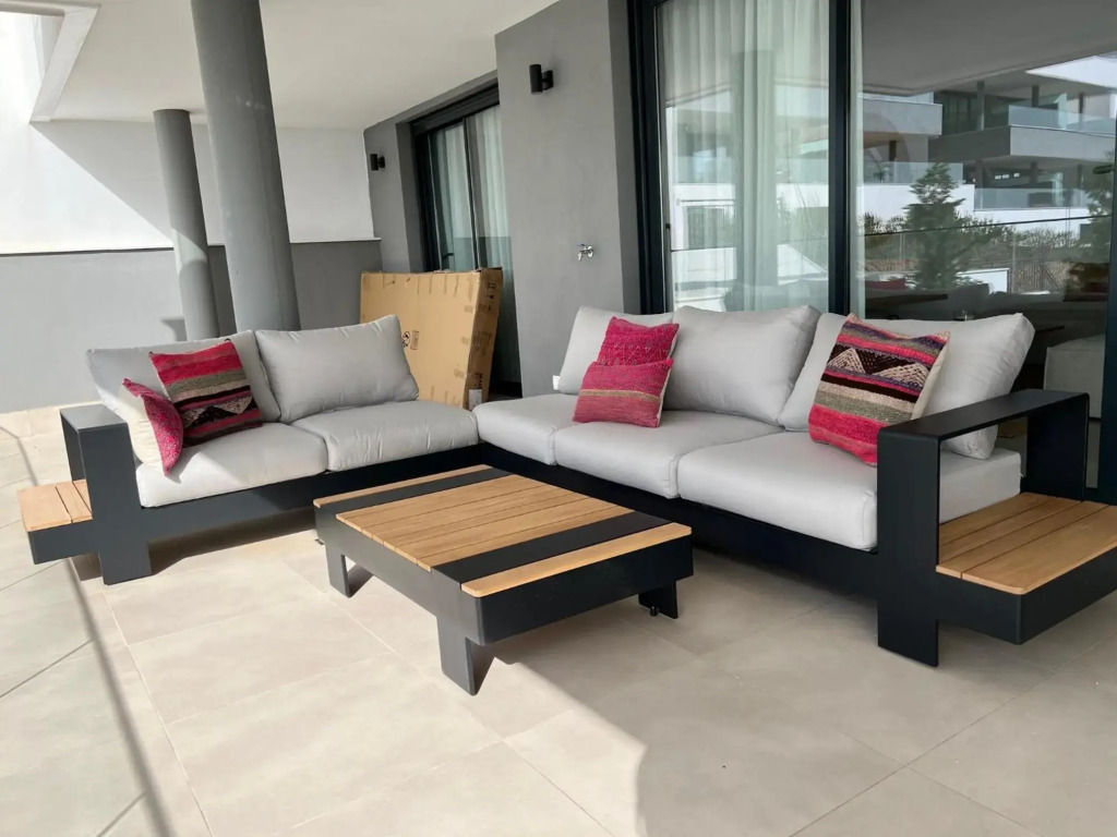 Mesas Homes luxury 4 bed apartment near the sea and port Estepona