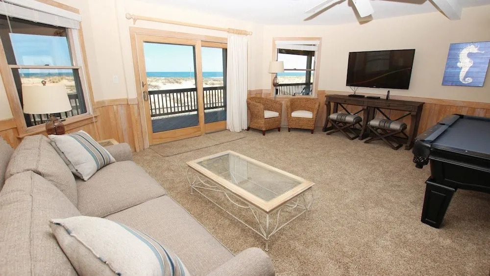 Beauty & The Beach - 5 Br Home