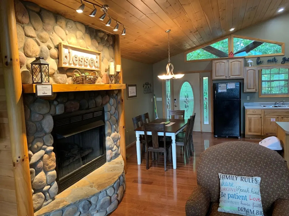 Riversong Ridge - 3 Bedroom Cabin
