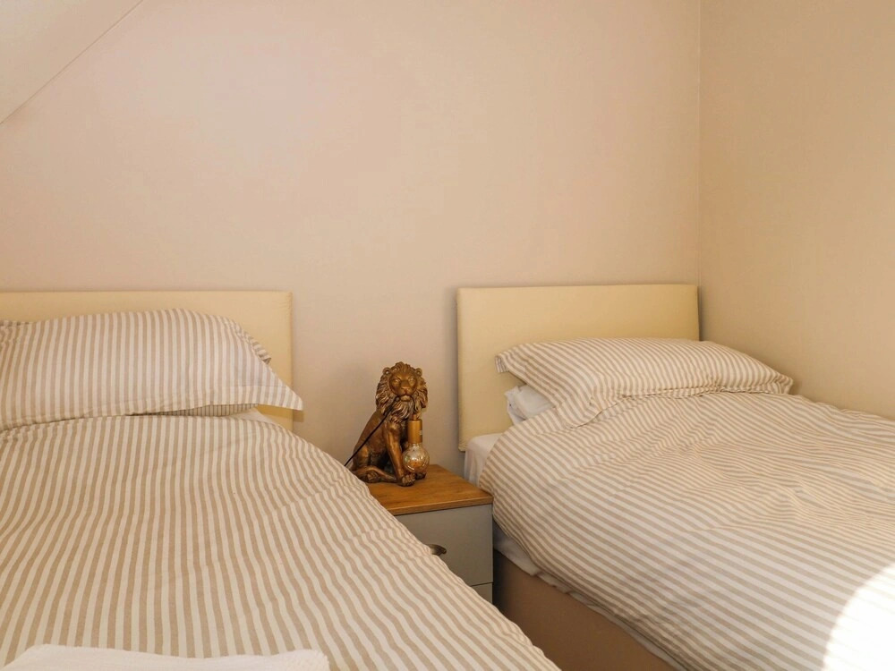 Harbour Way Cottage by Coast & Country Stays