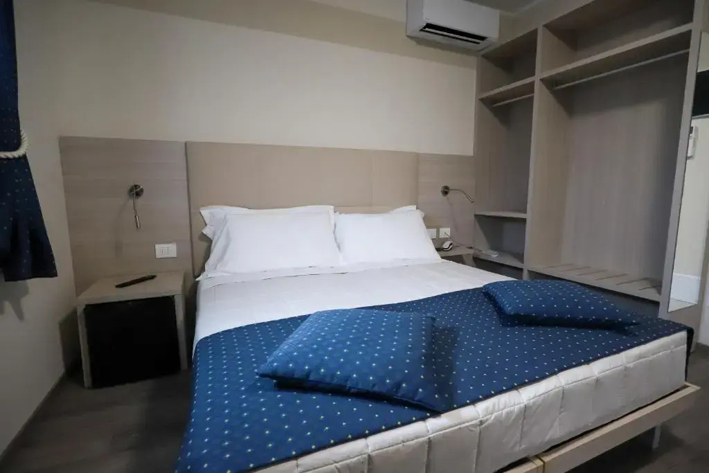 HOME HOTEL