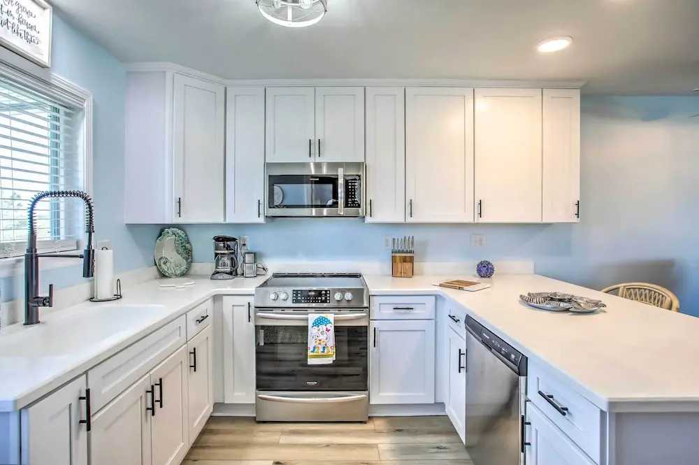 Coastal Oasis w/ Decks: Walk to Holden Beach!