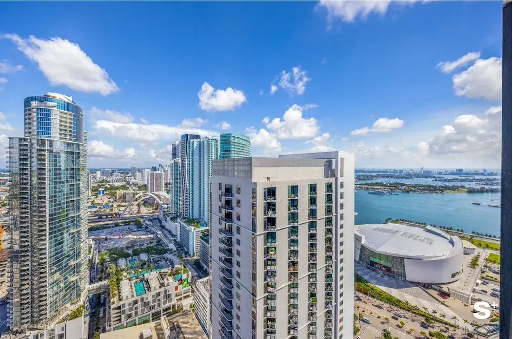 Cityscape Retreat Stylish 1BR
