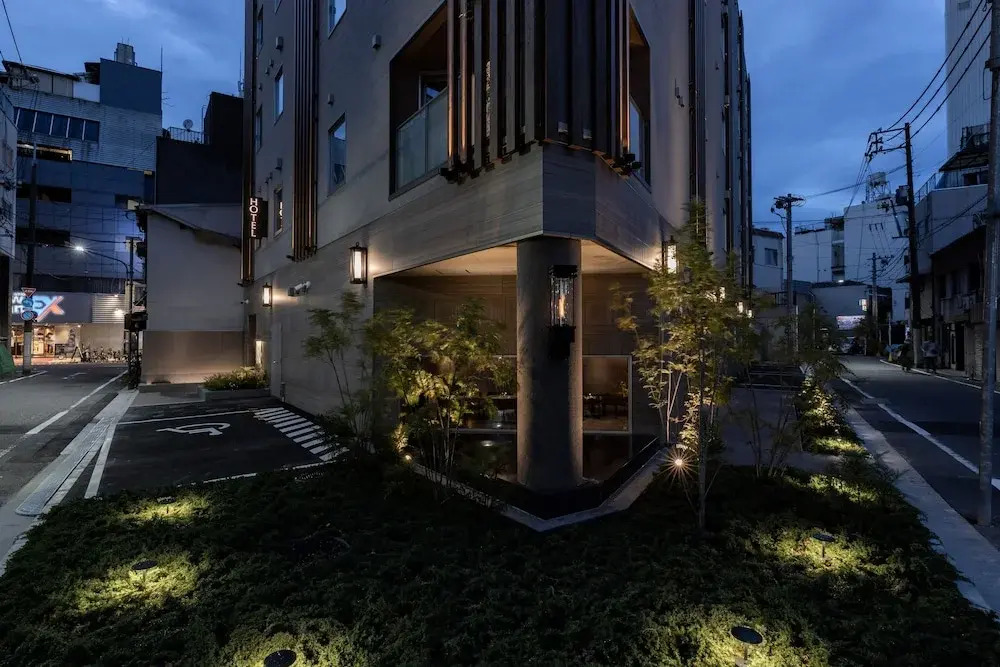 Y-HOTEL