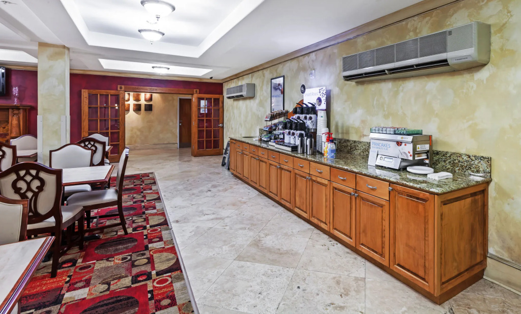 Holiday Inn Express & Suites Lafayette South by IHG