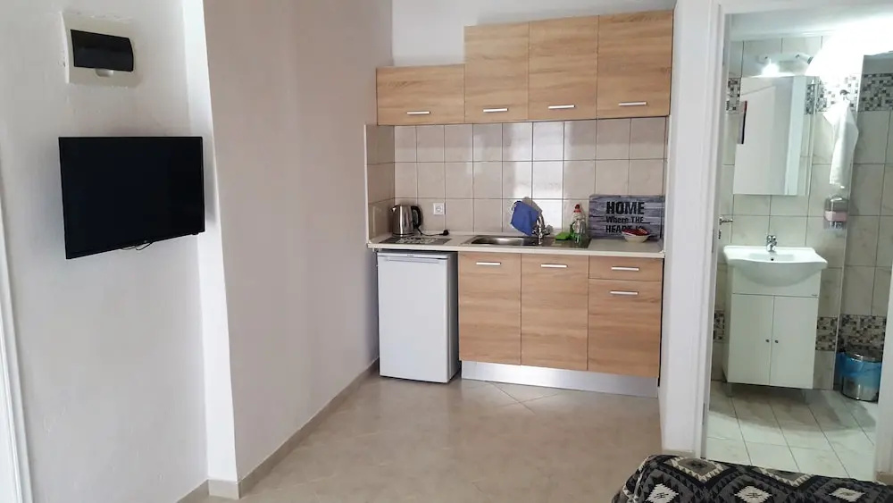George Apartments by the Sea and Airport