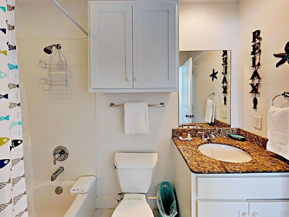 #803 The Commons - Dancing Dolphin 3 Bedrooms 2.5 Bathrooms Townhouse