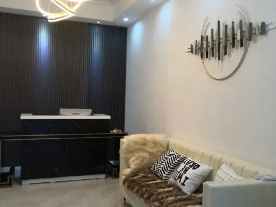 Fanfan Zhishang Hotel (Yueyang High-speed Railway East Station)