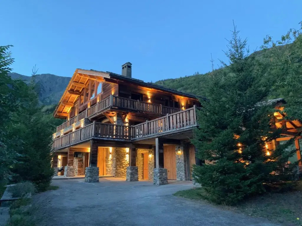 Chalet Ruitor, Chalet 500 M2 Luxueux de Caractere