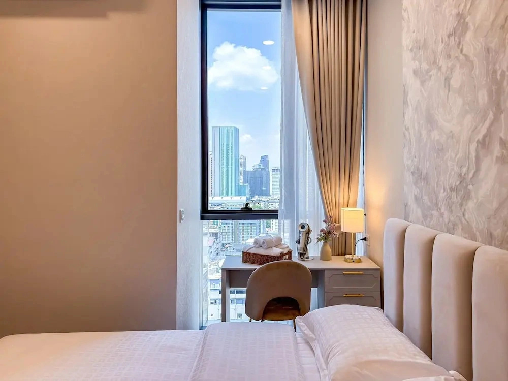 Best Siam Stay · Walk to Paragon and Centralworld