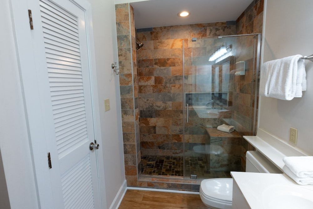 Windermere Coastal Retreat 7c 2 Bedroom Condo