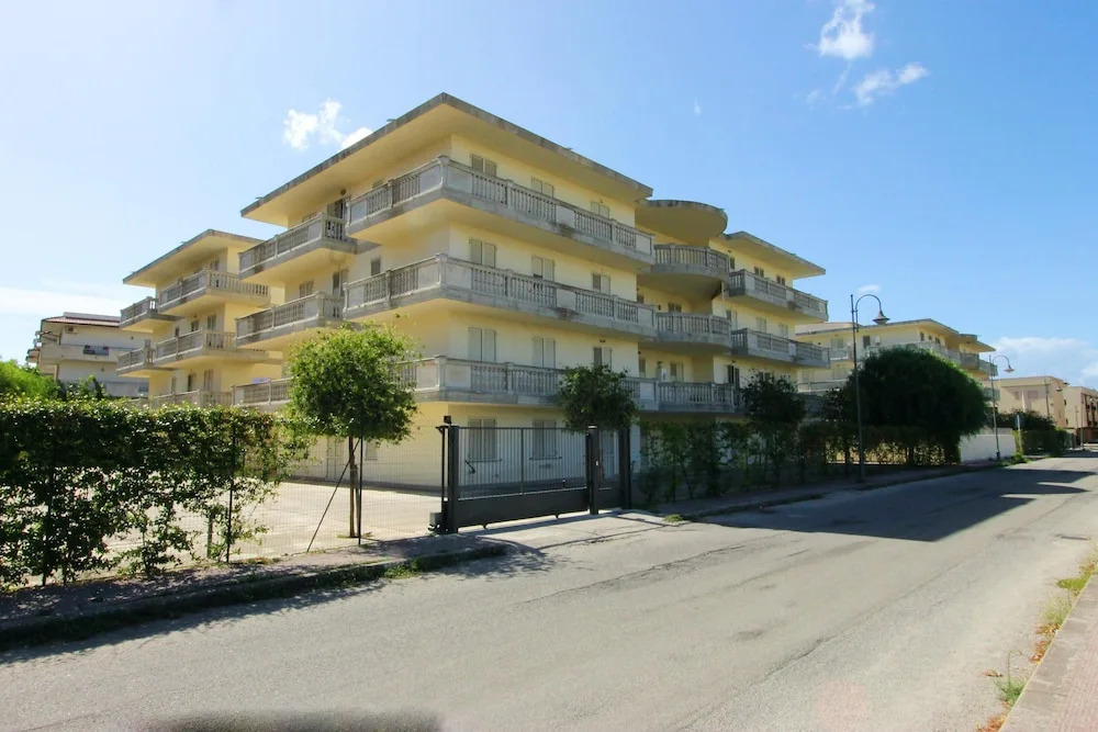 Apartment With 2 Bedrooms in Caulonia Marina, With Wonderful sea View,