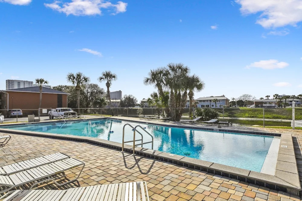 Gulf Terrace 160 - Pet-friendly First Floor Condo in Center of Destin 2 Bedroom Condo by Redawning
