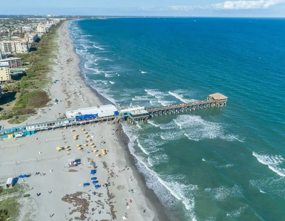 Cocoa Beach Club - Oceanfront Condos with Pool next to Pier and Port Canaveral