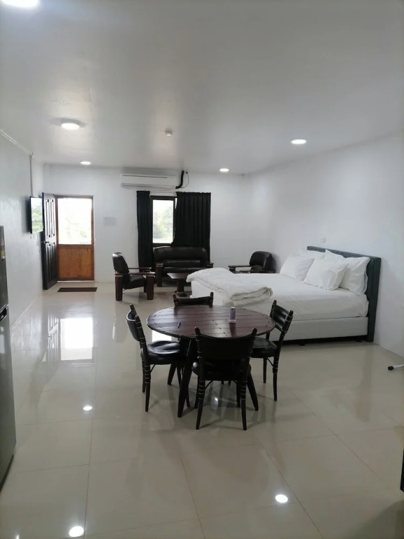 White Diamond Apartment