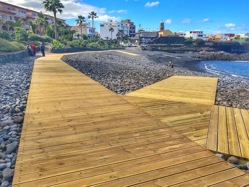 House with One Bedroom in la Caleta de Interián, with Wonderful Sea View And Wifi - 72 M From the Beach