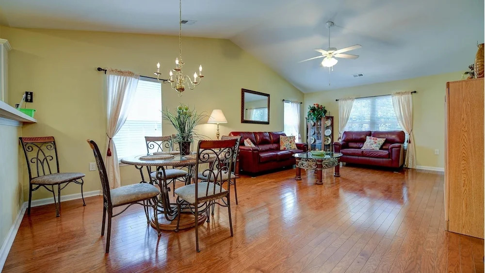 #64C True Blue - 3 Br home by RedAwning